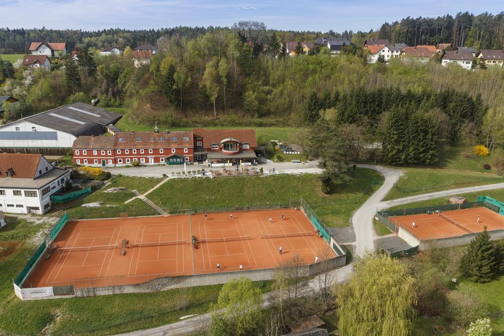 Hotel&Tennis Riederhof Mantscha Exterior foto